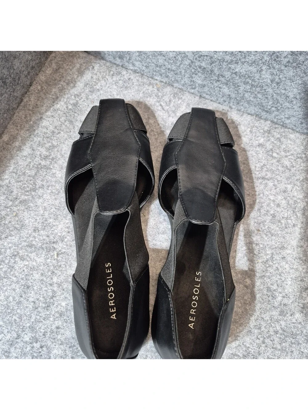 Aerosoles Closed Toe Black Sandals Size 7.5